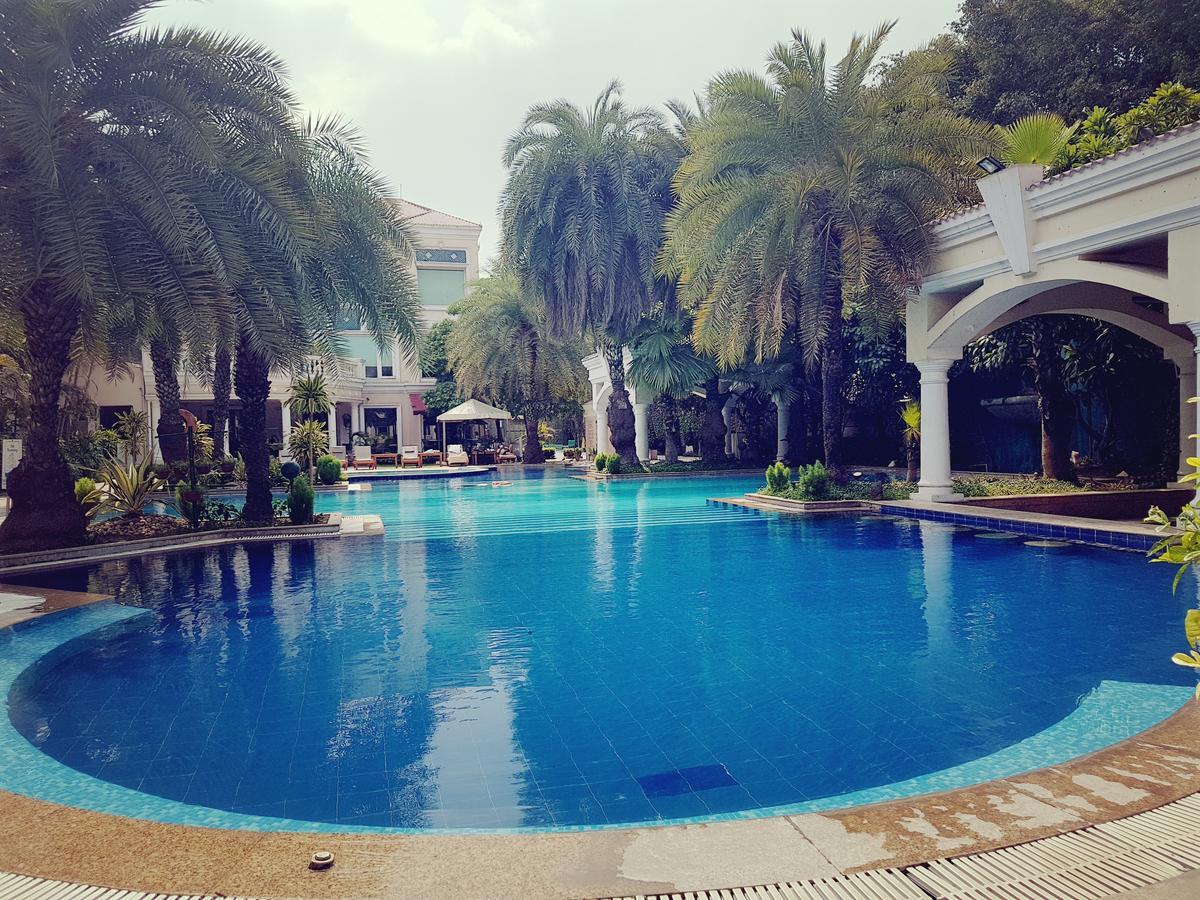 The Palms Town & Country Club - Resort Gurgaon Bagian luar foto